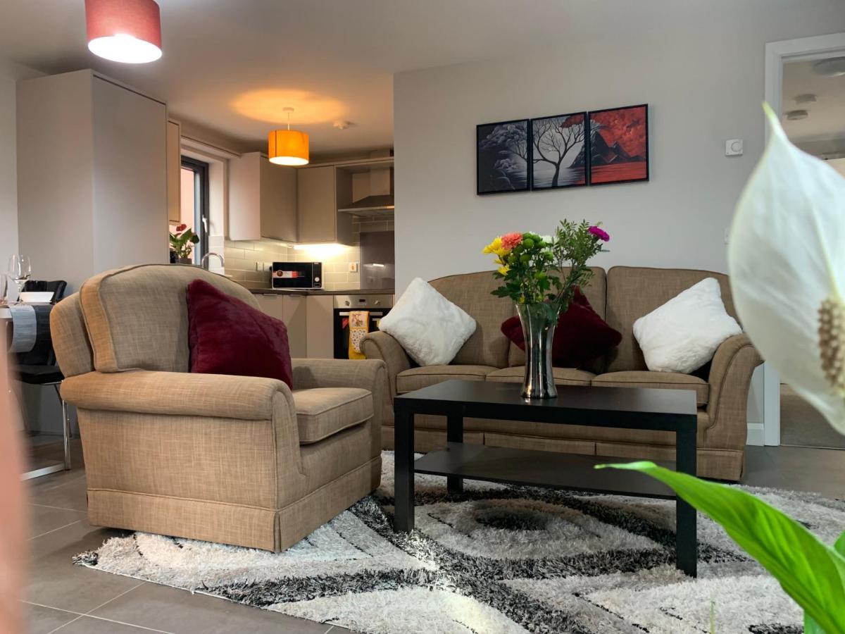 Aqua Dreams - Serviced Luxury Modern Centre 2 Bed Belfast