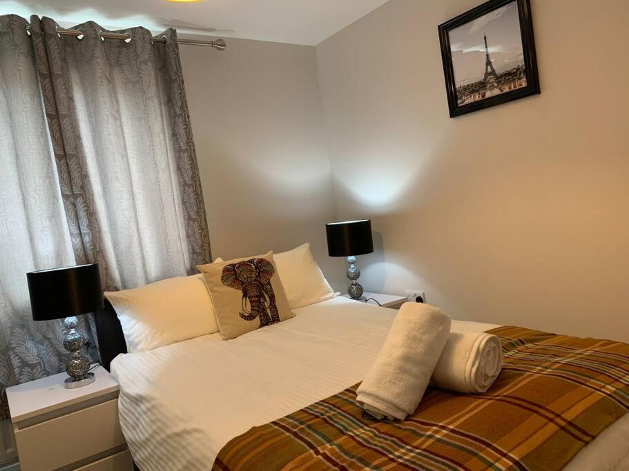 Aqua Dreams - Serviced Luxury Modern Centre 2 Bed