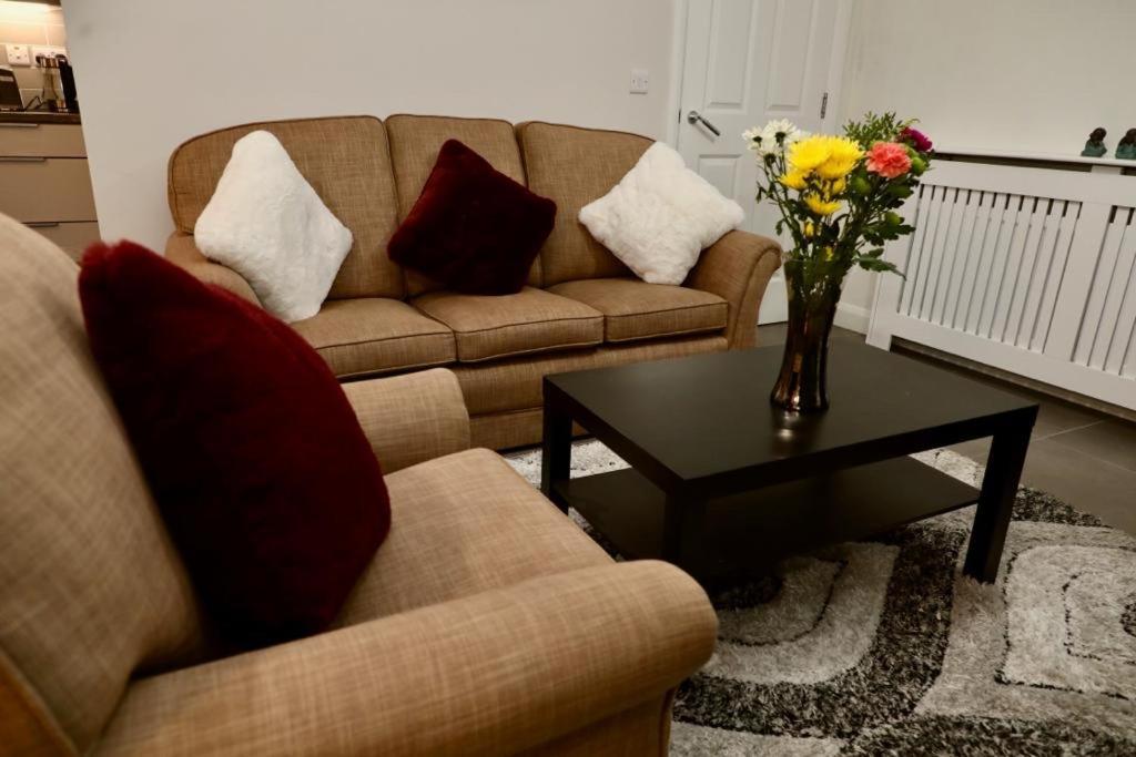 Aqua Dreams - Serviced Luxury Modern Centre 2 Bed Apartment *