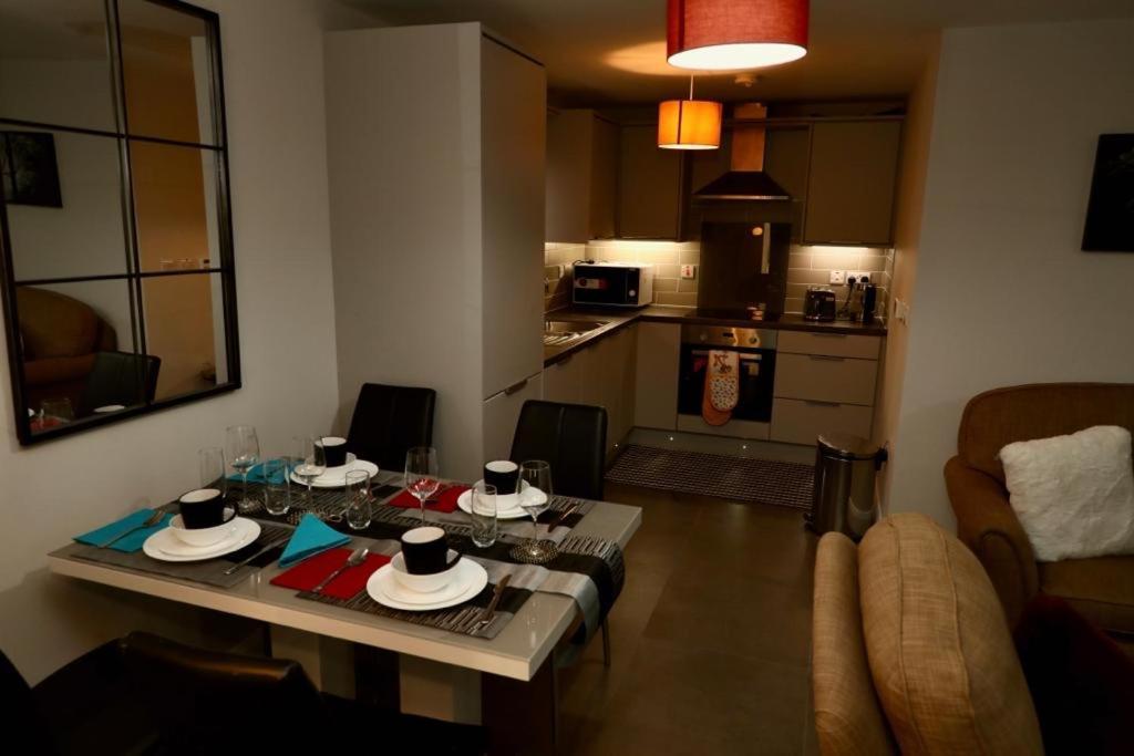 Aqua Dreams - Serviced Luxury Modern Centre 2 Bed Belfast