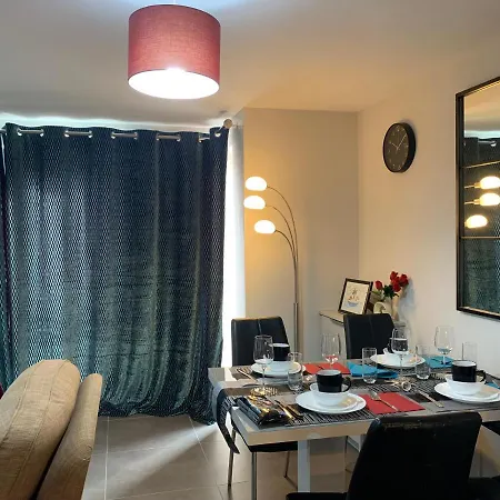 Aqua Dreams - Serviced Luxury Modern Belfast City Centre 2 Bed Apartment Exterior photo