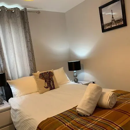 Aqua Dreams - Serviced Luxury Modern Belfast City Centre 2 Bed Apartment Exterior photo