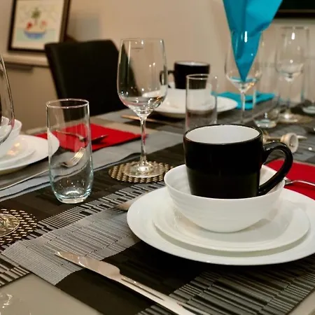 Aqua Dreams - Serviced Luxury Modern Belfast City Centre 2 Bed Apartment Exterior photo