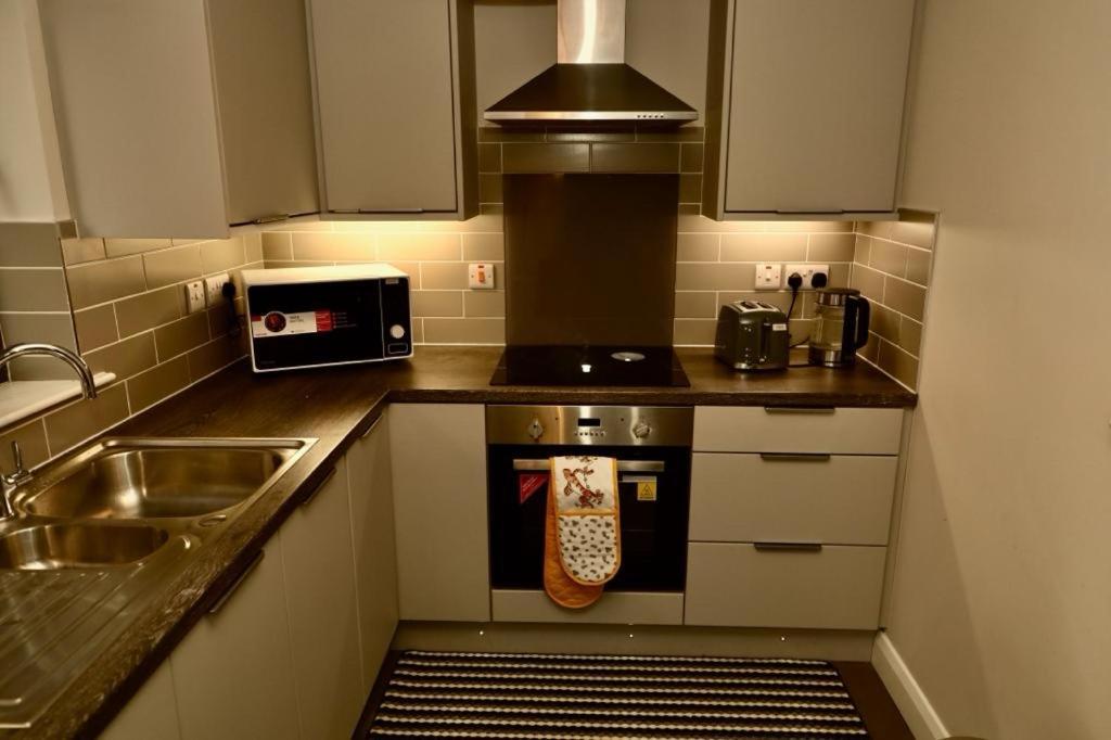 Aqua Dreams - Serviced Luxury Modern Centre 2 Bed